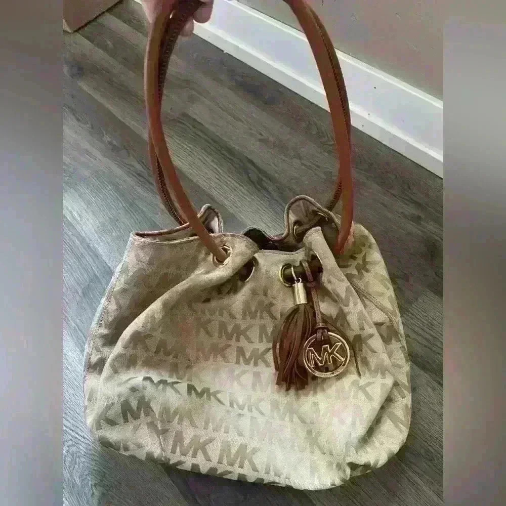 Michael Kors Purse - Picture 2 of 4